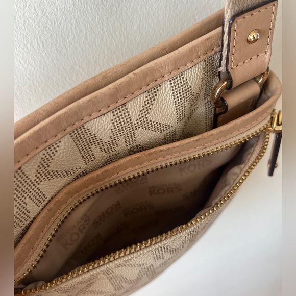 SOLD - MICHAEL KORS - Authentic Michael Kors Monogram Cross Body Bag in Vanilla - Picture 8 of 9